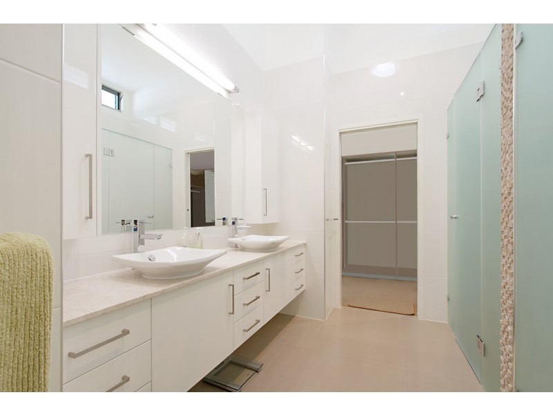 65 Bonogin Road, Mudgeeraba QLD 4213