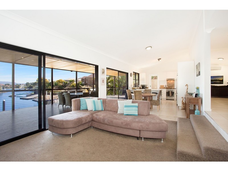 32 Blair Athol Crescent, Sorrento QLD 4217