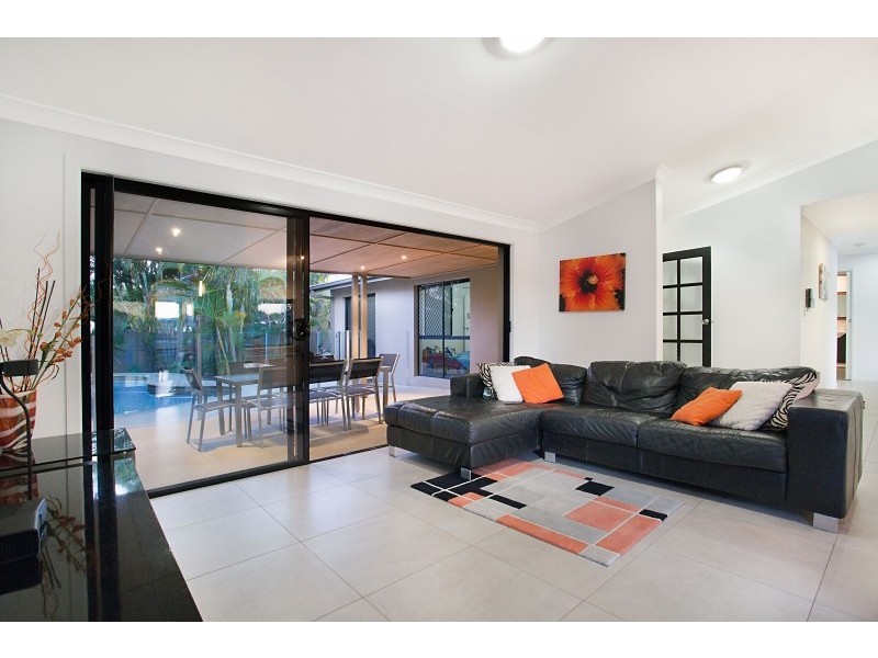 32 Blair Athol Crescent, Sorrento QLD 4217