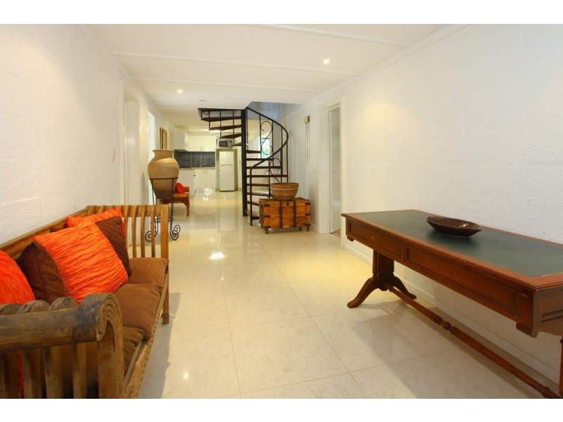 40 Fremar Street, Broadbeach Waters QLD 4218