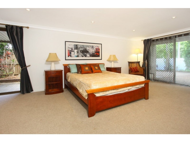 40 Fremar Street, Broadbeach Waters QLD 4218