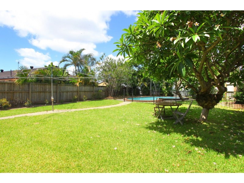 40 Fremar Street, Broadbeach Waters QLD 4218