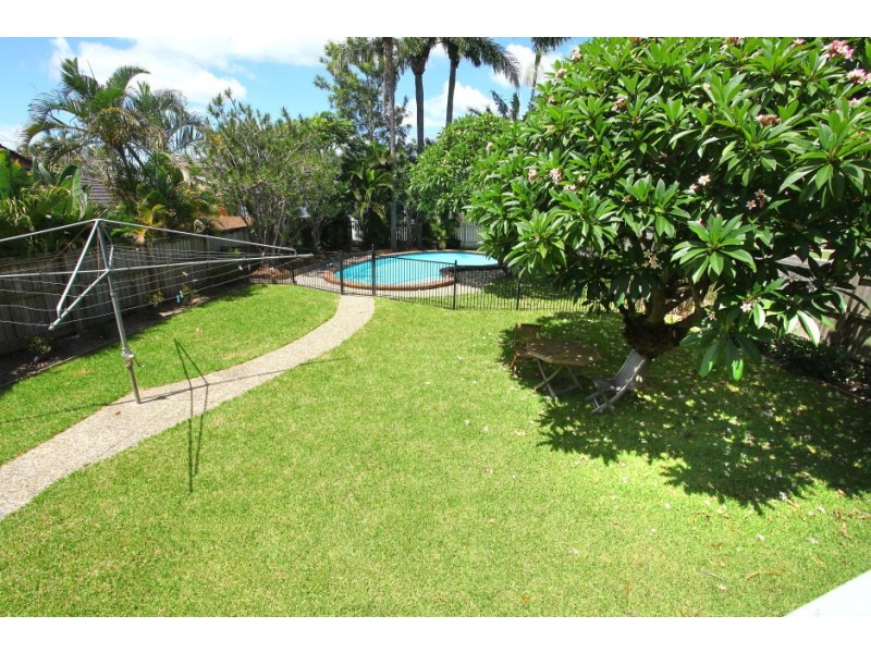 40 Fremar Street, Broadbeach Waters QLD 4218