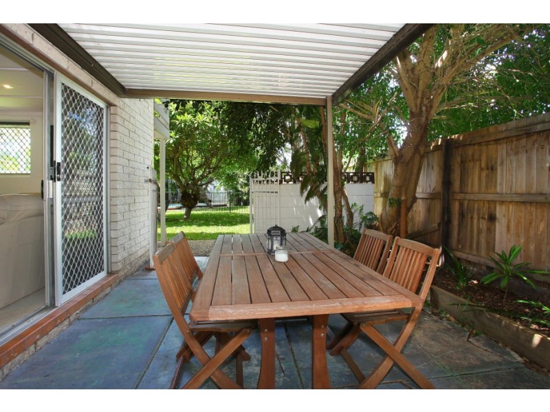40 Fremar Street, Broadbeach Waters QLD 4218