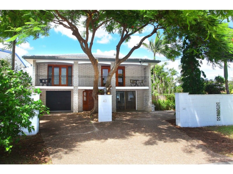 40 Fremar Street, Broadbeach Waters QLD 4218