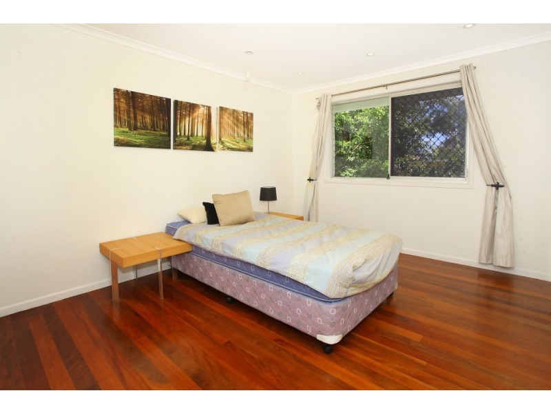 40 Fremar Street, Broadbeach Waters QLD 4218
