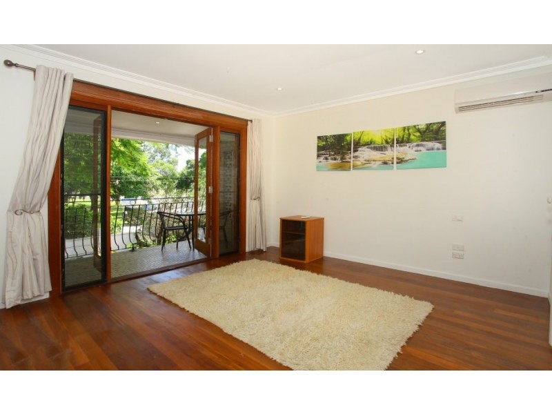 40 Fremar Street, Broadbeach Waters QLD 4218