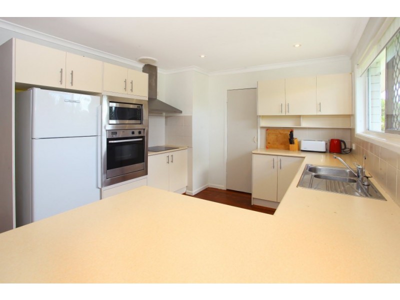 40 Fremar Street, Broadbeach Waters QLD 4218