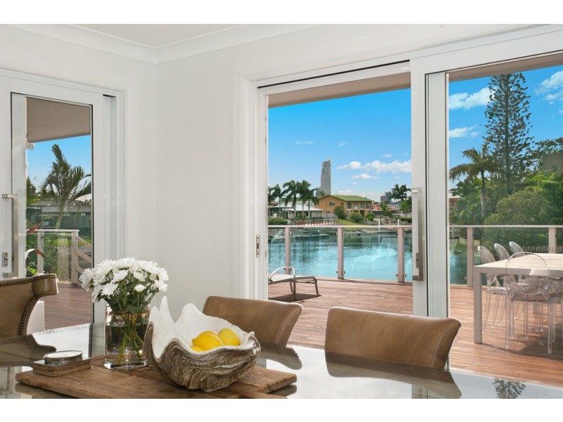 129 Campbell Street, Sorrento QLD 4217