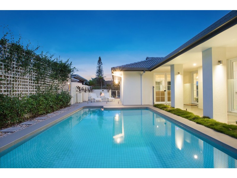 129 Campbell Street, Sorrento QLD 4217