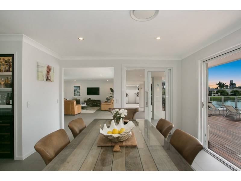 129 Campbell Street, Sorrento QLD 4217