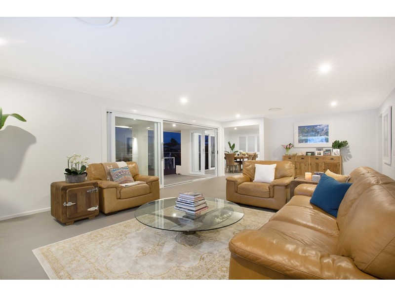 129 Campbell Street, Sorrento QLD 4217