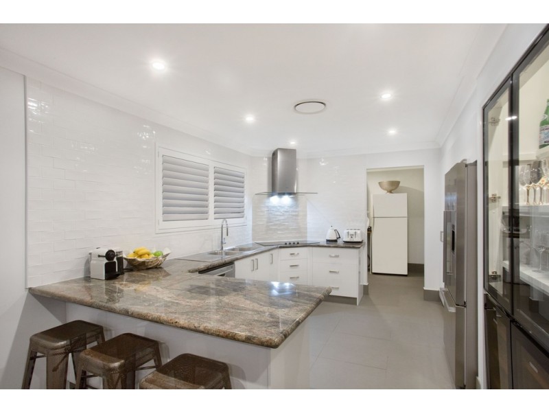 129 Campbell Street, Sorrento QLD 4217