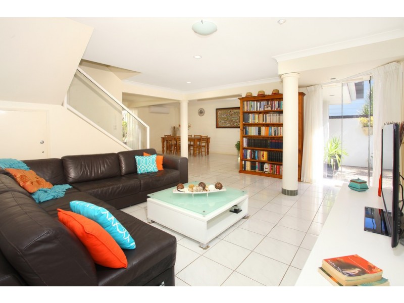 148 Bamboo Avenue, Benowa QLD 4217