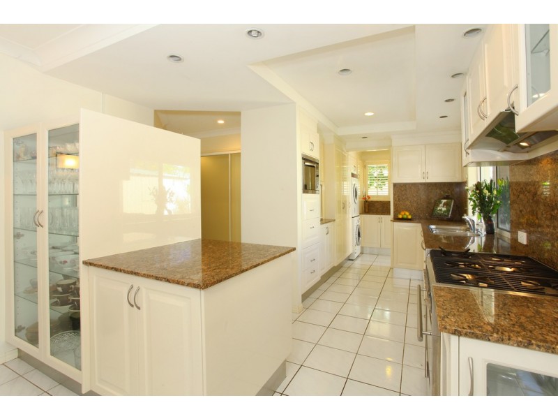 148 Bamboo Avenue, Benowa QLD 4217