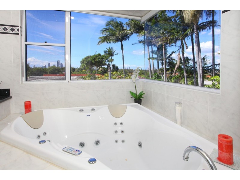 148 Bamboo Avenue, Benowa QLD 4217