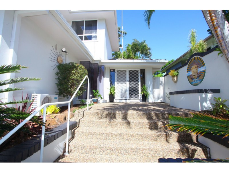 148 Bamboo Avenue, Benowa QLD 4217