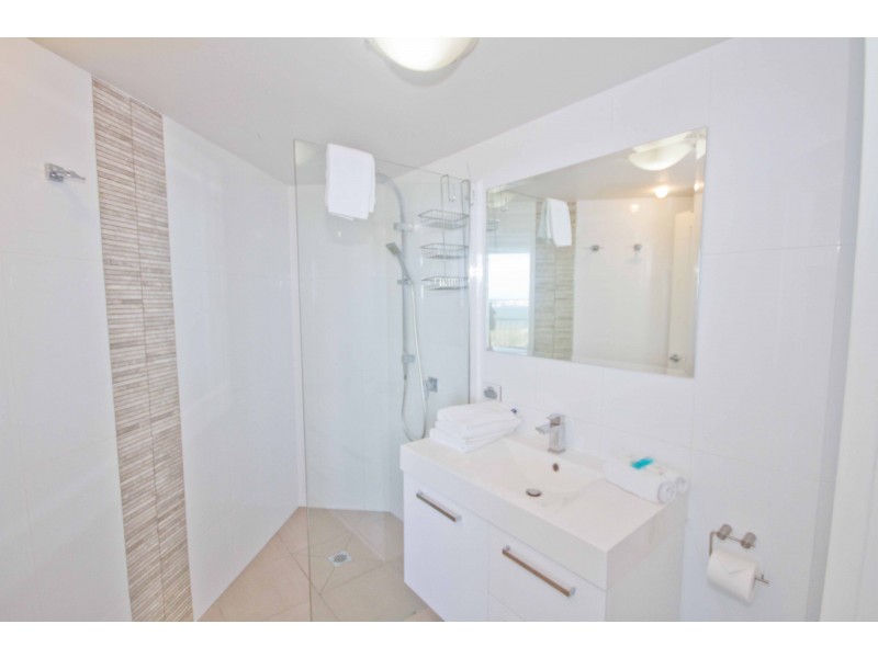 1304/182 ‘Crystal Bay Resort’ Marine Parade, Labrador QLD 4215