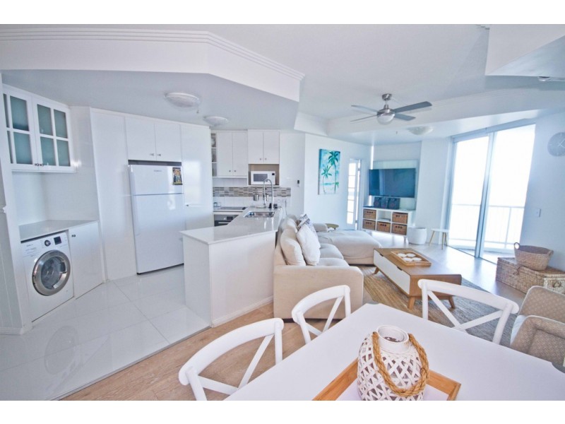 1304/182 ‘Crystal Bay Resort’ Marine Parade, Labrador QLD 4215