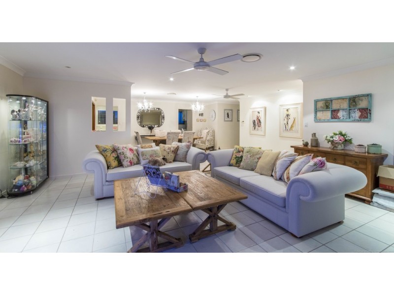 79 Campbell Street, Sorrento QLD 4217