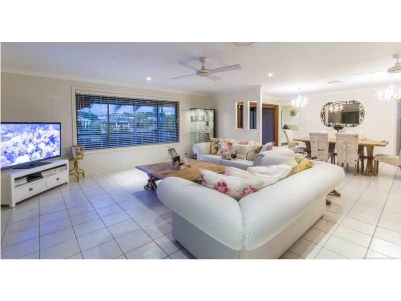 79 Campbell Street, Sorrento QLD 4217