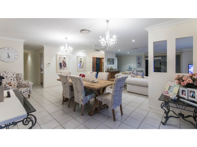 79 Campbell Street, Sorrento QLD 4217