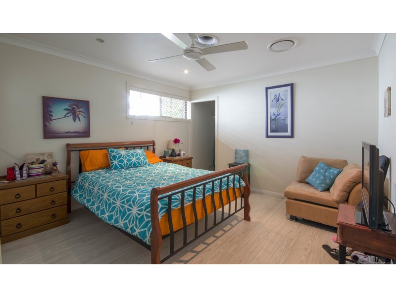 79 Campbell Street, Sorrento QLD 4217