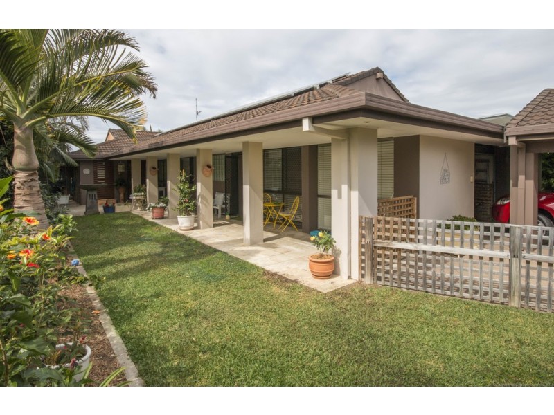 79 Campbell Street, Sorrento QLD 4217