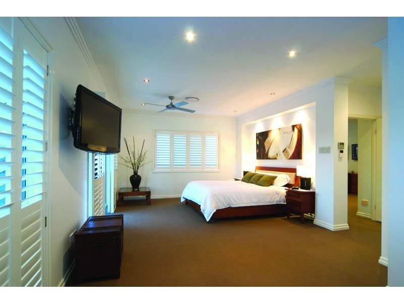 59 Admiralty Drive, Paradise Waters QLD 4217