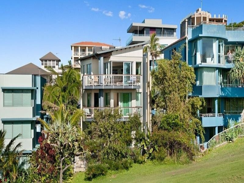 7 Brakes Crescent, Miami QLD 4220