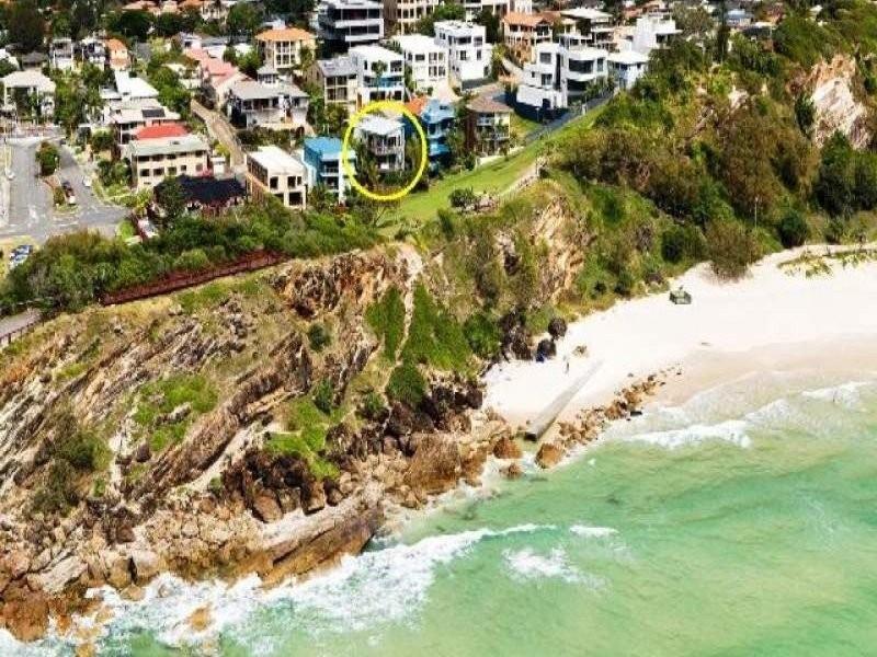 7 Brakes Crescent, Miami QLD 4220