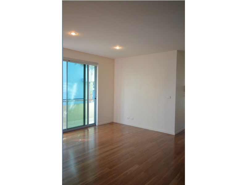 7 Brakes Crescent, Miami QLD 4220