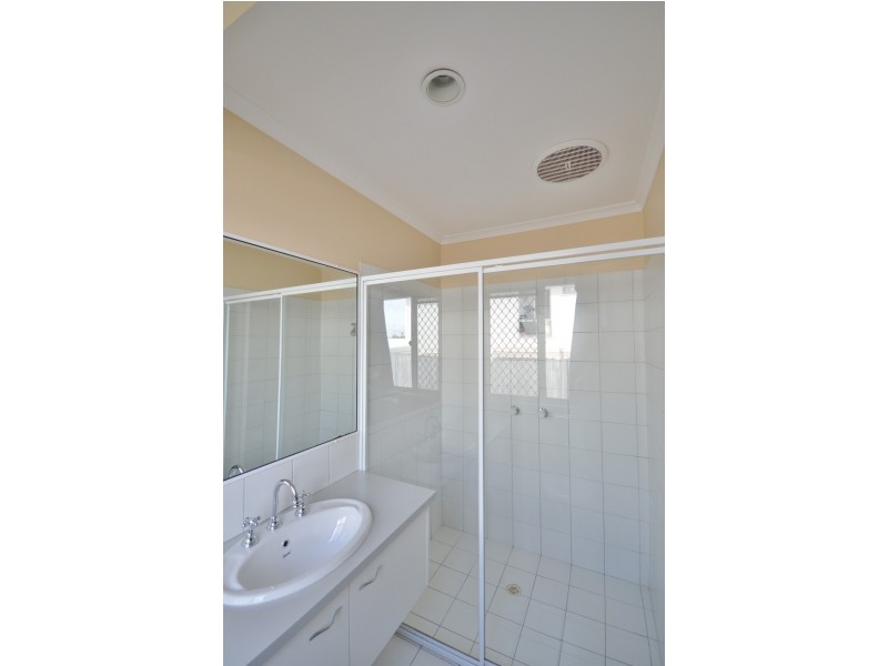 229 Benowa Road, Benowa QLD 4217