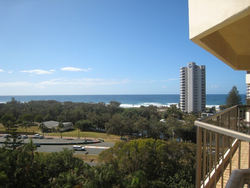 40/2 ‘Atlantis East’ Admiralty Drive, Paradise Waters QLD 4217