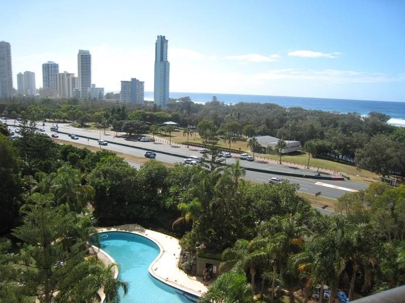 40/2 ‘Atlantis East’ Admiralty Drive, Paradise Waters QLD 4217