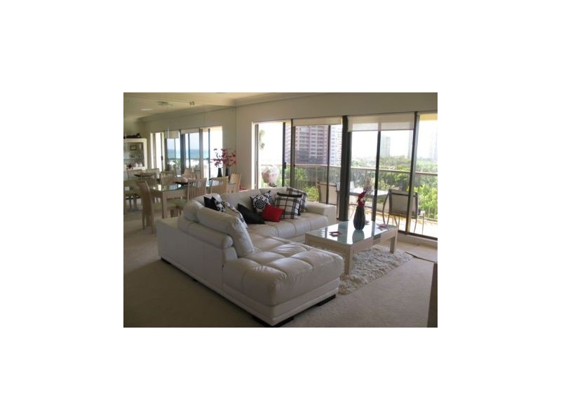 40/2 ‘Atlantis East’ Admiralty Drive, Paradise Waters QLD 4217