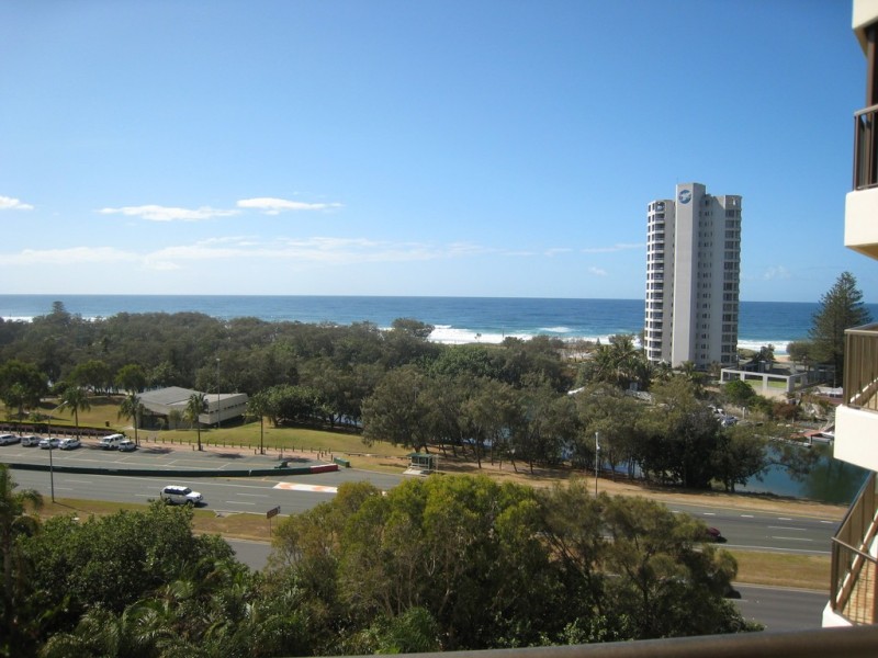 40/2 ‘Atlantis East’ Admiralty Drive, Paradise Waters QLD 4217