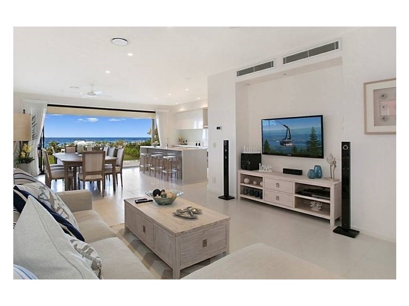67 Jefferson Lane, Palm Beach QLD 4221