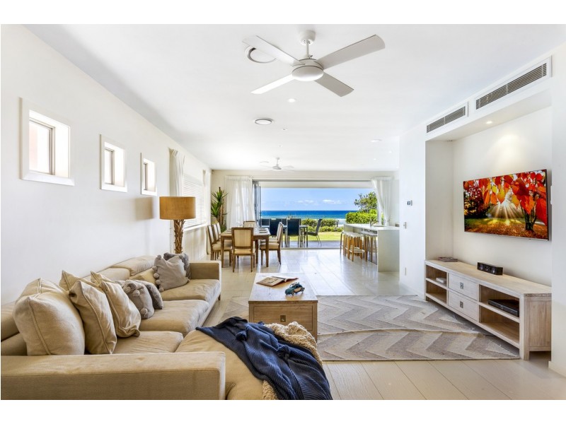 67 Jefferson Lane, Palm Beach QLD 4221