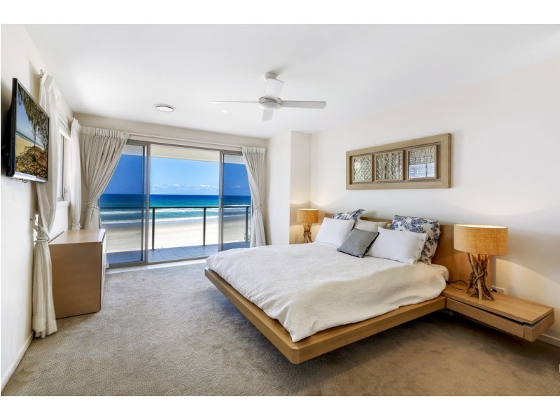 67 Jefferson Lane, Palm Beach QLD 4221