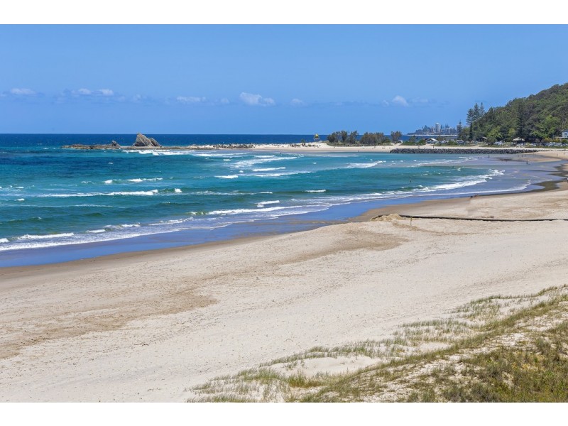67 Jefferson Lane, Palm Beach QLD 4221