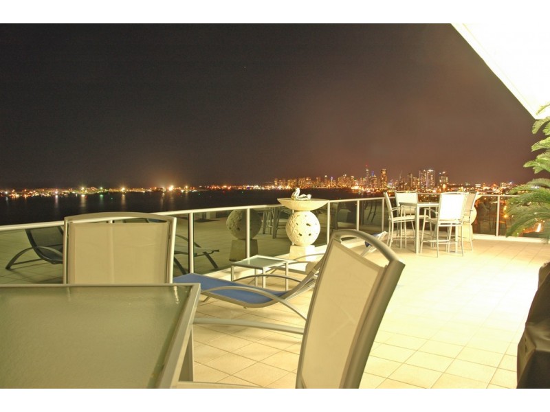 1802/300 ‘Aqua’ Marine Parade, Labrador QLD 4215