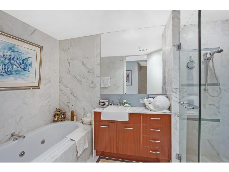 1802/300 ‘Aqua’ Marine Parade, Labrador QLD 4215