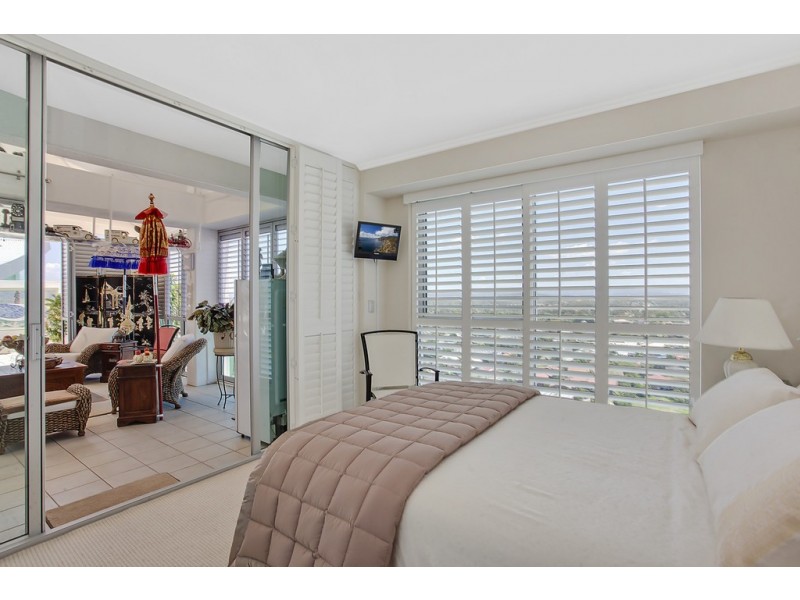 1802/300 ‘Aqua’ Marine Parade, Labrador QLD 4215