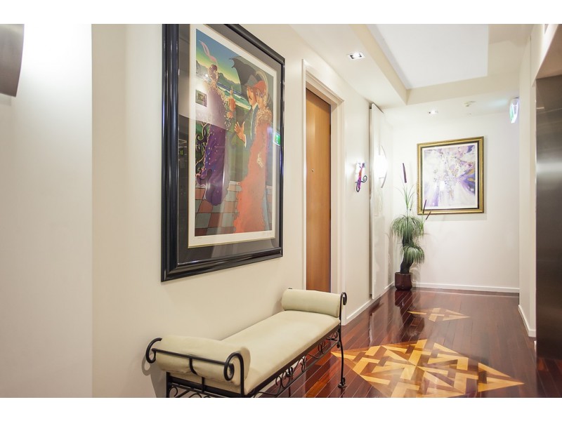 1802/300 ‘Aqua’ Marine Parade, Labrador QLD 4215