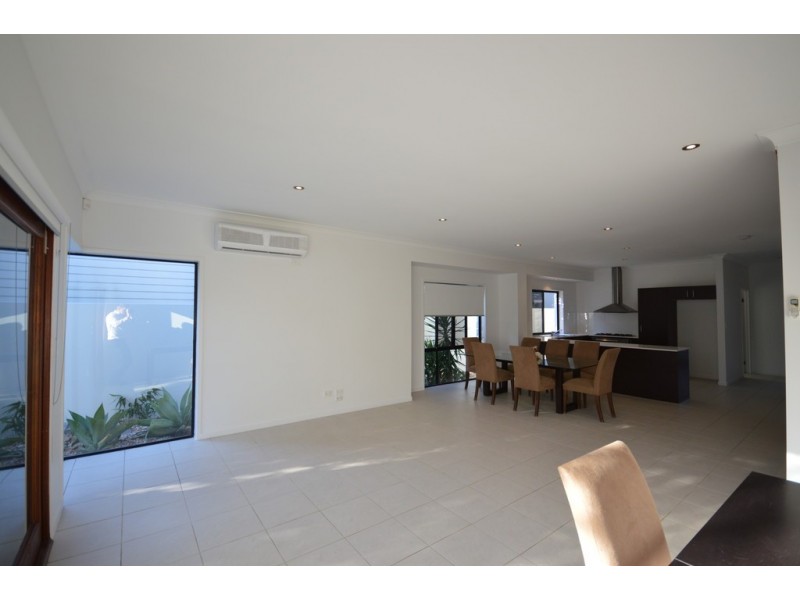 2/78 Paradise Island, Surfers Paradise QLD 4217