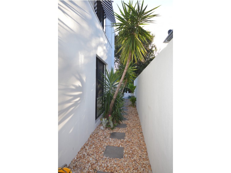 2/78 Paradise Island, Surfers Paradise QLD 4217