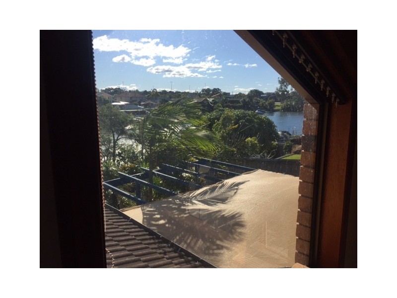 40 Claymore Crescent, Sorrento QLD 4217