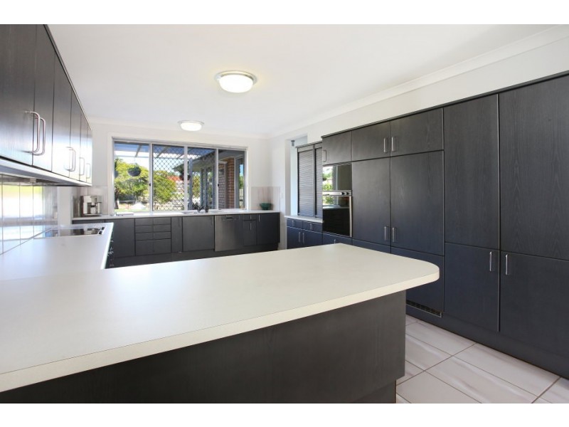 2 Biggs Place, Southport QLD 4215