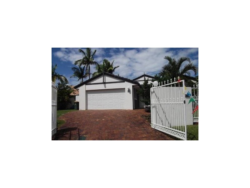 141 Witt Avenue, Carrara QLD 4211